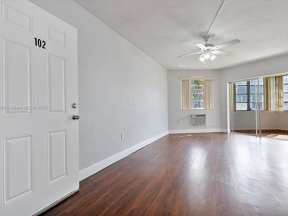 2nd image of 1651 NE Miami Gardens Dr APT 102