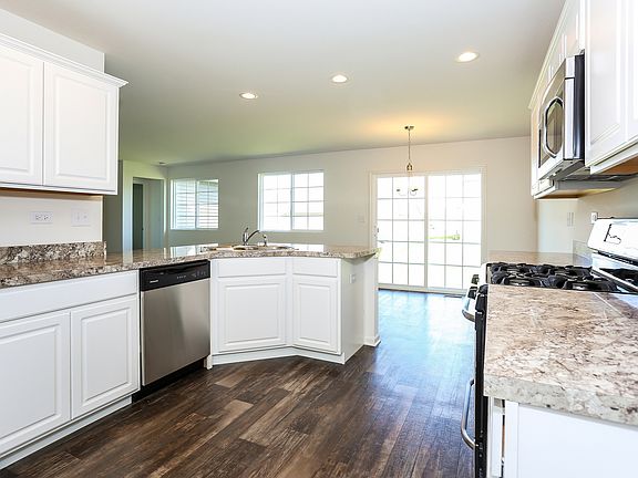 3rd image of 6015 Autumn Oaks Dr