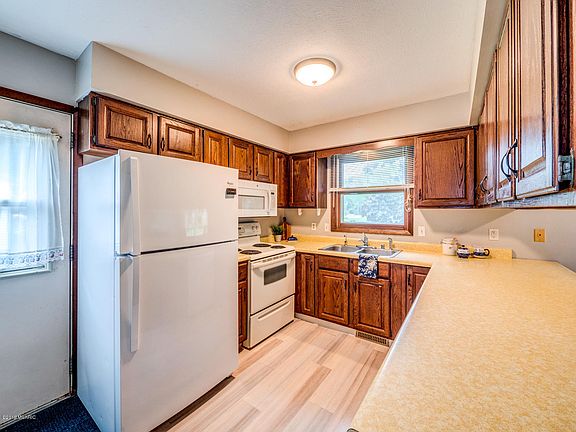 5th image of 3826 Florinda Ave