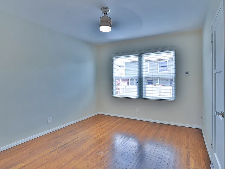 2015 J St — Photo 18