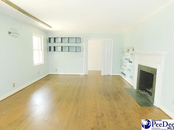 3rd image of 132 Yaupon Dr