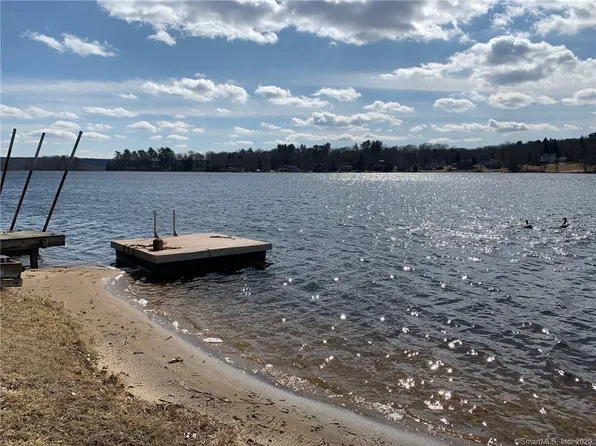 17 Knoll Rd, Moodus, CT 06469