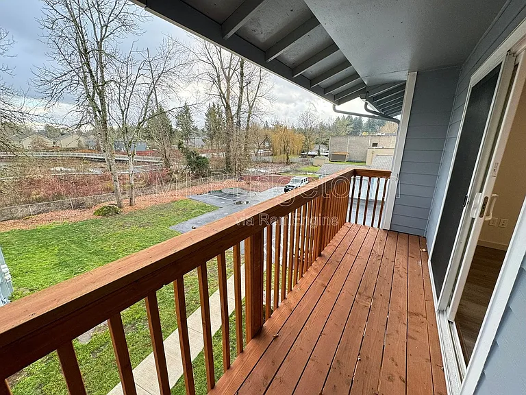 4800 SE Boardman Ave #6 — Photo 9