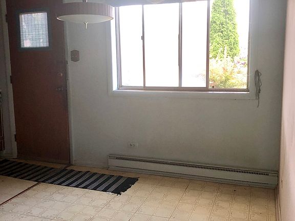 4th image of 1S126 Winthrop Ln