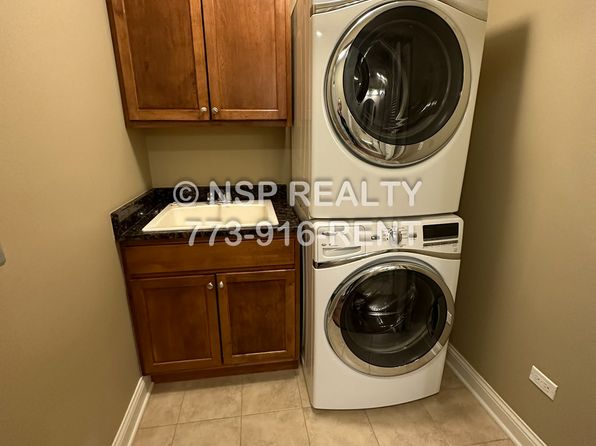 2-20 Itasca Pl #420