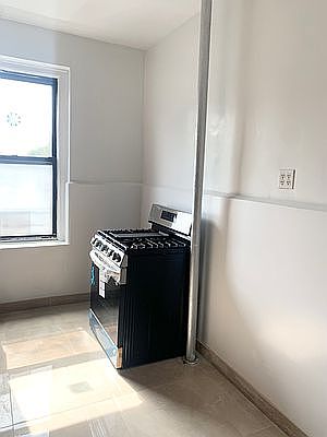 5th image of 11951 Metropolitan Ave APT 3C
