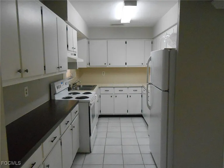 241 Thistle Ct — Photo 9