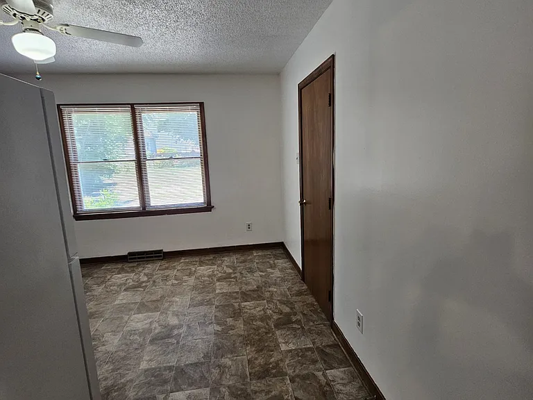 7090 Bruce Academy Ct — Photo 4