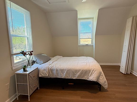 3rd image of 911 Madden Bridge Rd