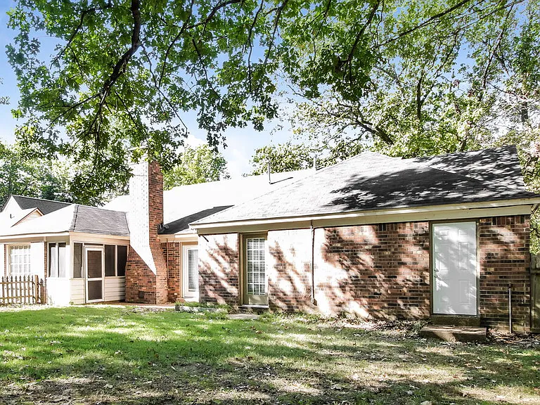 2234 Webbing Dr — Photo 15