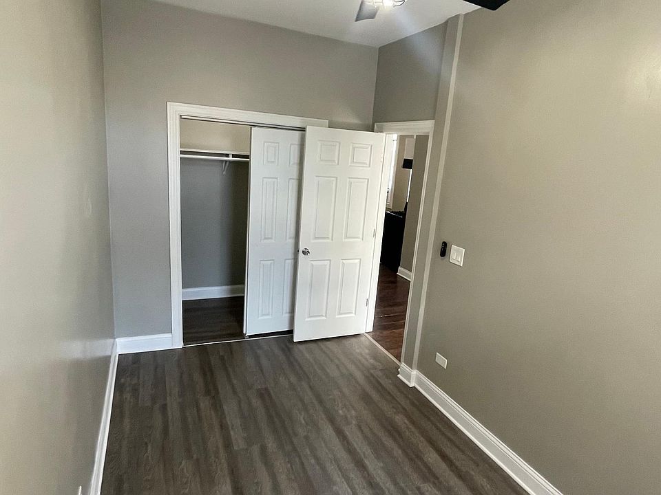 FRONT BEDROOM WITH CLOSET