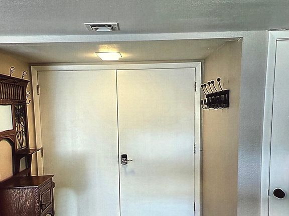 4th image of 2820 Palo Verde Blvd N