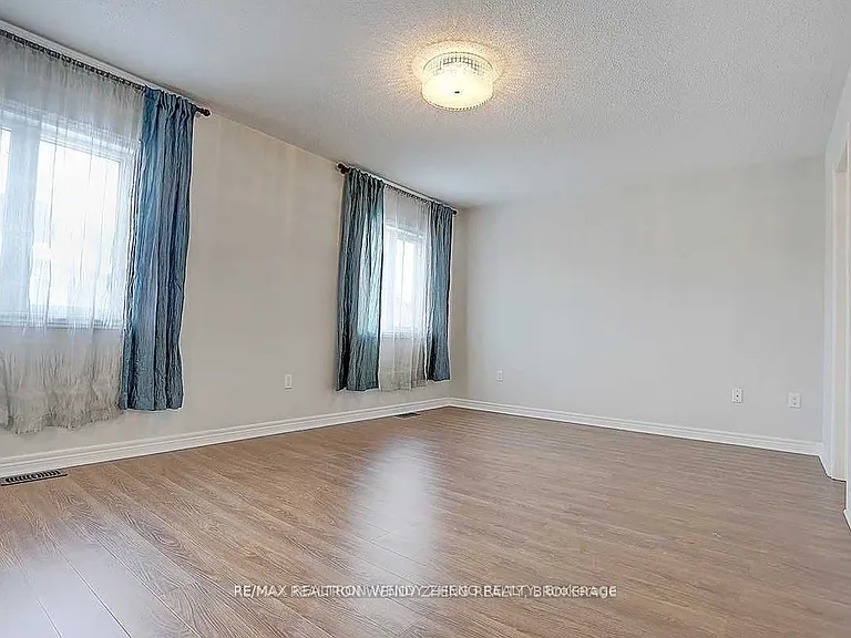 155 Durhamview Cres — Photo 22