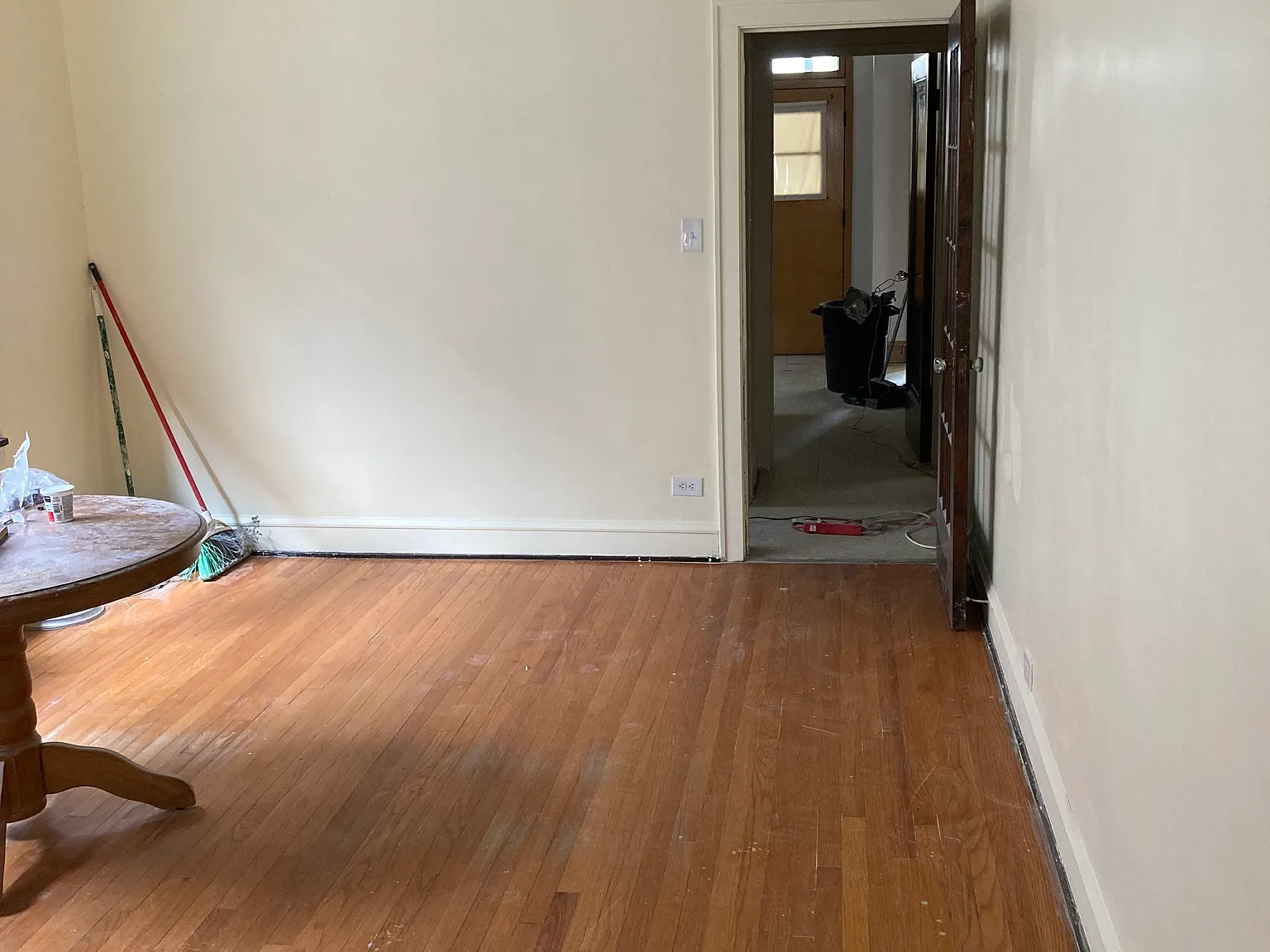 3 bed, 1200 sqft, $1,600 — Photo 3