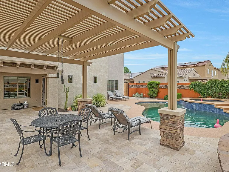15941 W Mauna Loa Ln — Photo 27