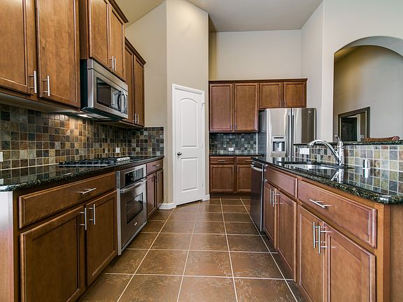 4th image of 2411 Cotillion Dr