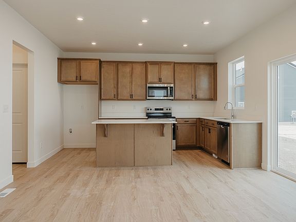 2nd image of 3651 N Oak Blvd #337