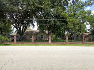 1602 Jones Rd, Highlands, TX 77562