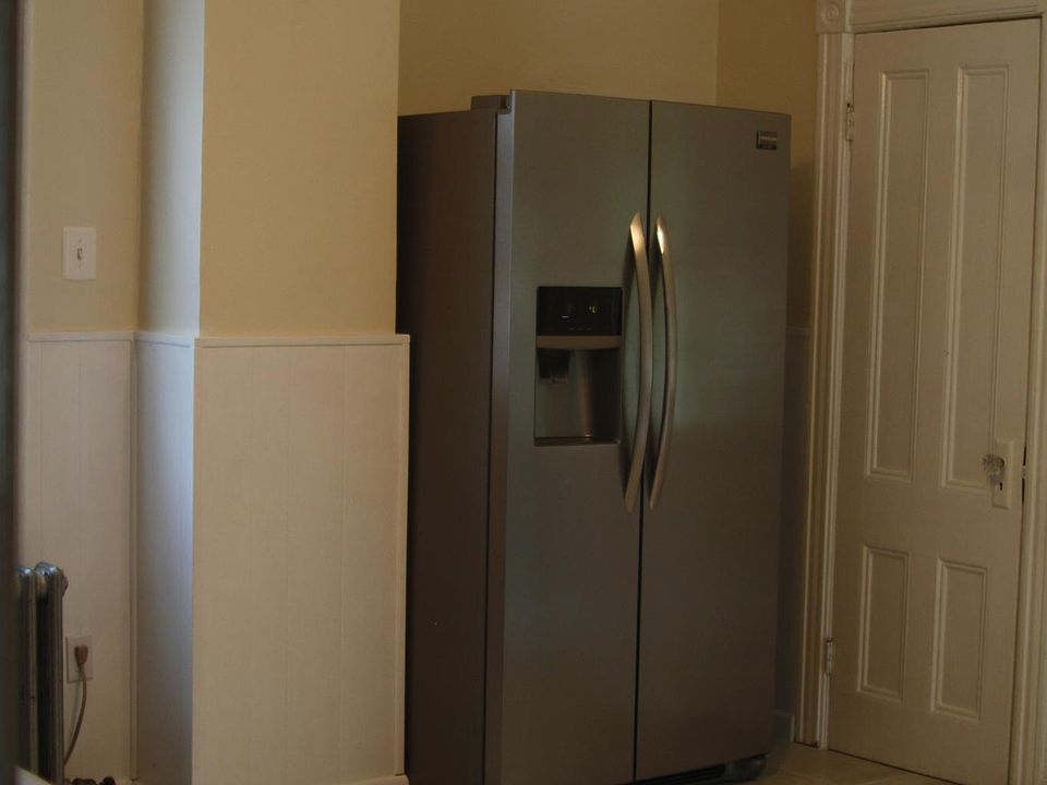 2nd image of 41 E Somerset St