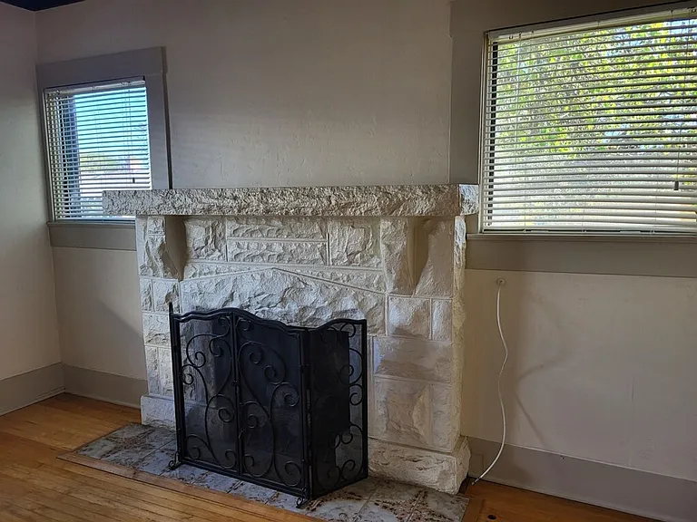 2123 Pine St — Photo 5