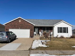 102 N 8th Avenue Ct, Donahue, IA 52746