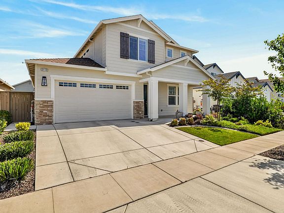 2nd image of 3113 Vaughn Way