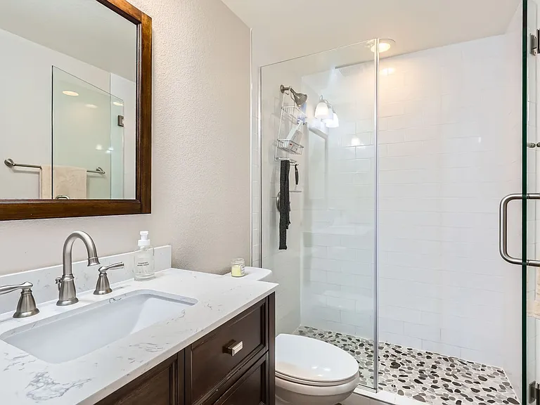 5039 Akron St — Photo 11