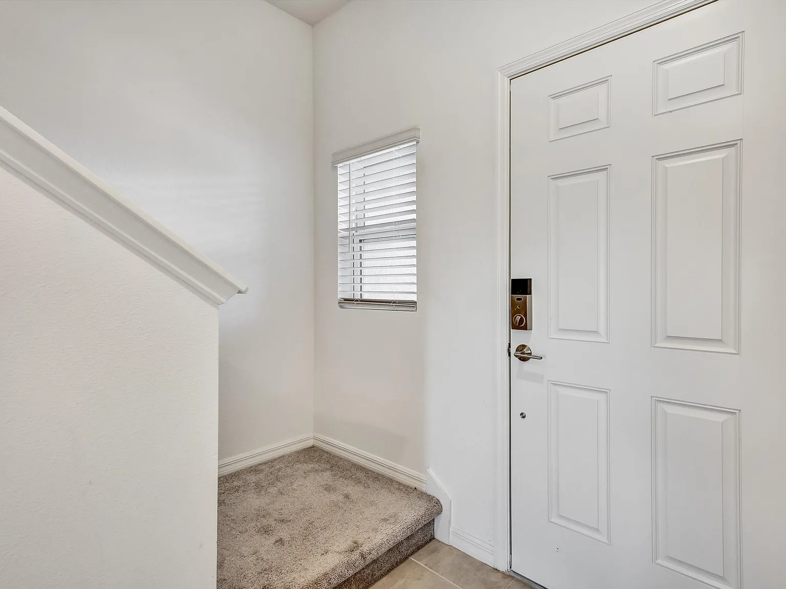 3 bed, 2.5 bath, 1365 sqft, $2,000 — Photo 4