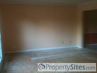 2nd image of 1027 Oakwood Chase Cir