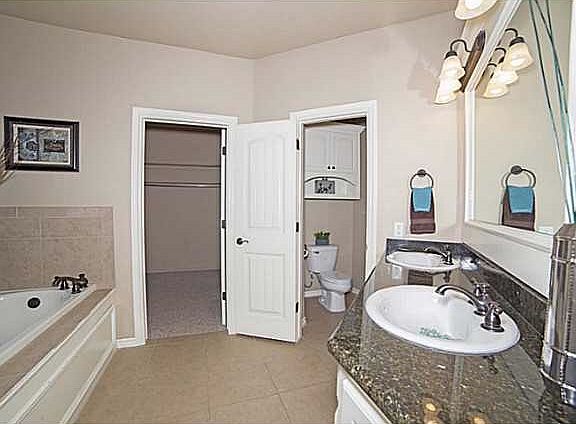4th image of 14008 Canterbury Dr