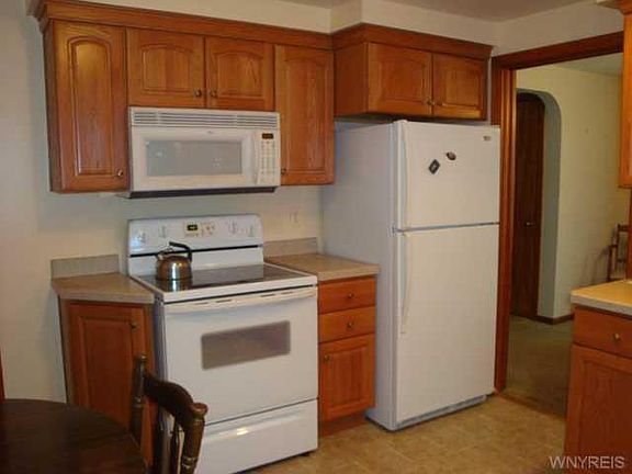 5th image of 133 Cresthill Ave