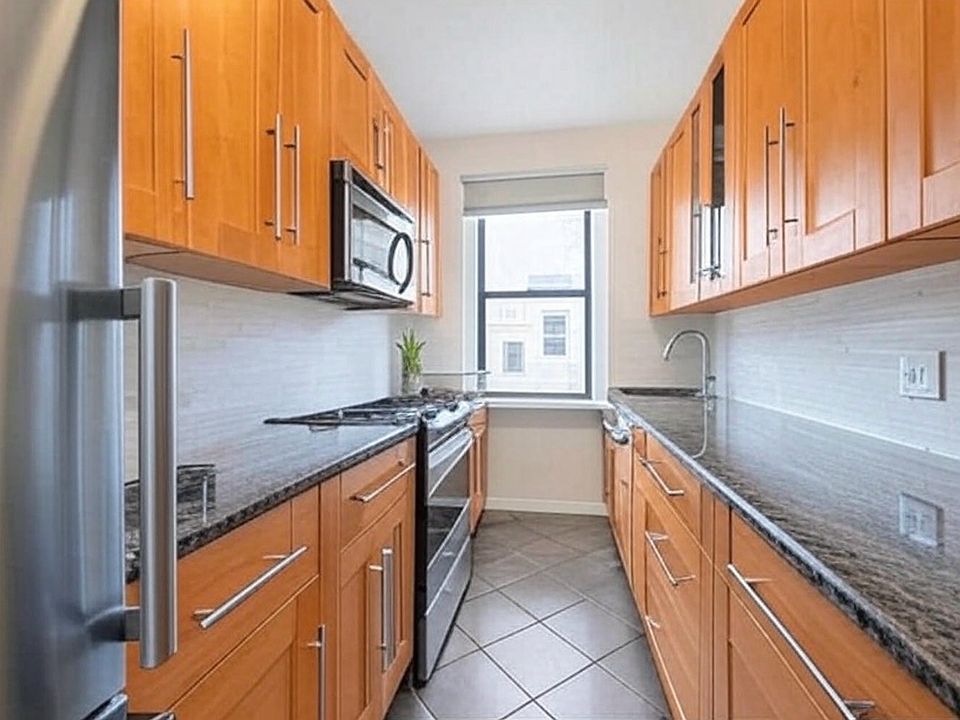 2nd image of 6264 Saunders St #4A