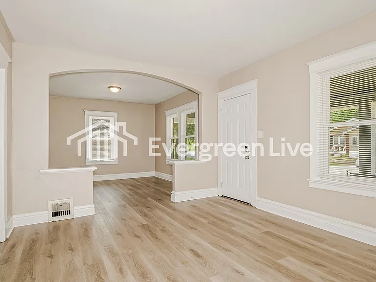 2440 Gothland Ave — Photo 4