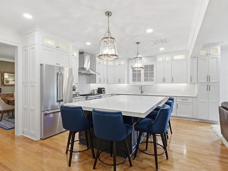 809 N Buchanan St — Photo 13
