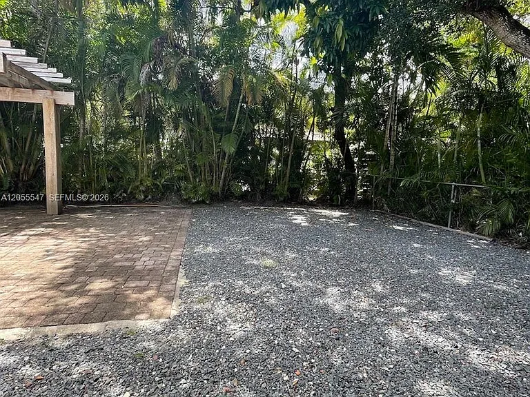 828 Lorca St — Photo 23
