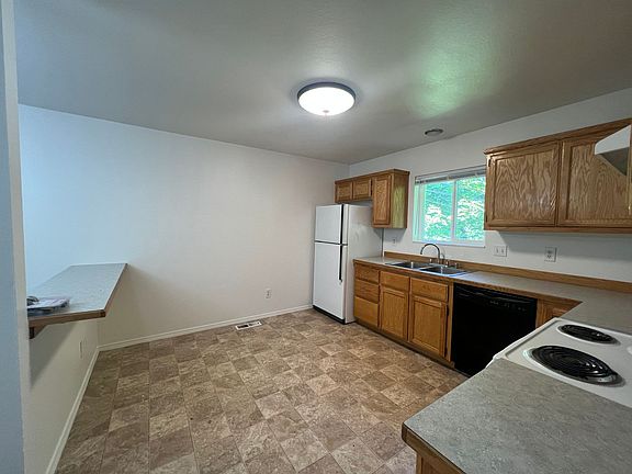2nd image of 1309 S 2nd St W APT 4