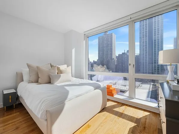 200 W End Ave APT 11K, New York, NY 10023