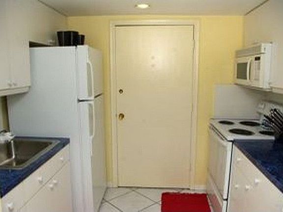 4th image of 15888 SW 95 Av 206 #206