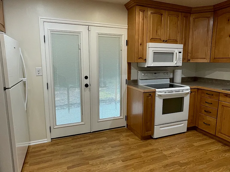 20 W Valley Dr — Photo 3