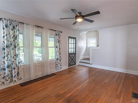 4th image of 618 Elberon Ave