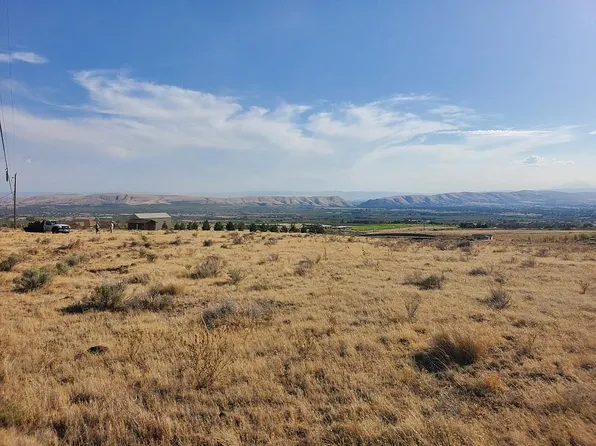 Solar Ln, Yakima, WA 98901