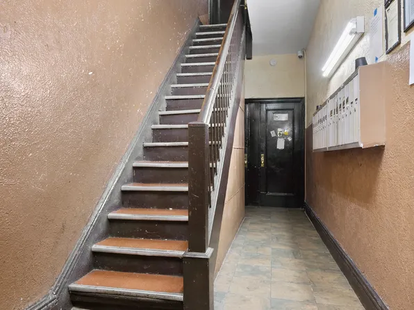 496 Putnam Avenue image 8 of 19