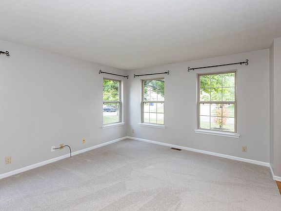 4th image of 10517 Greenway Dr
