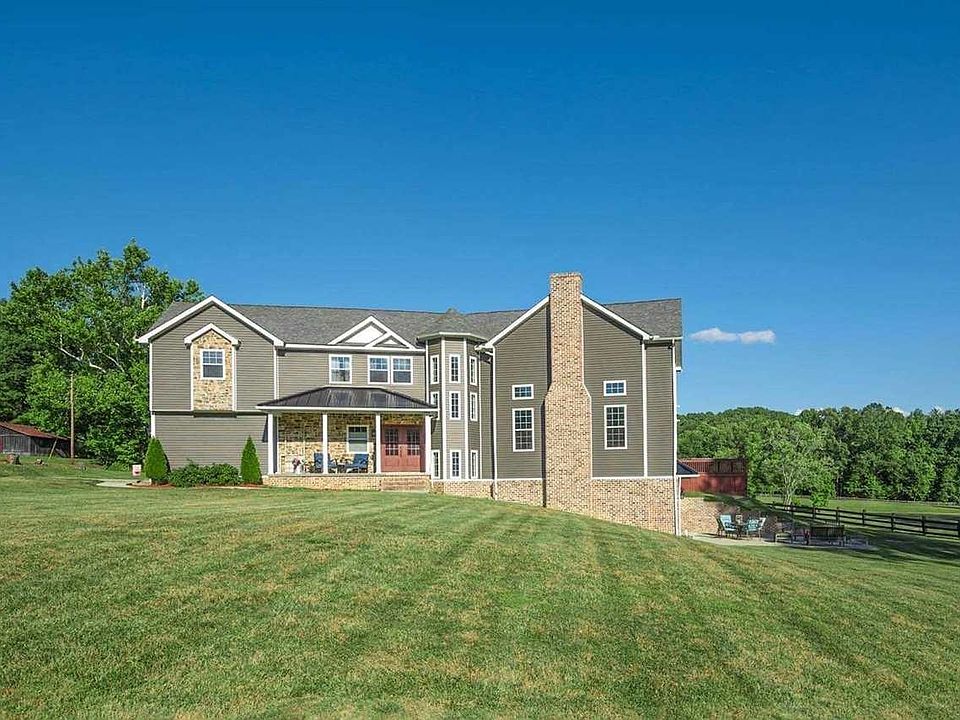 1st image of 106 Callihan Ln
