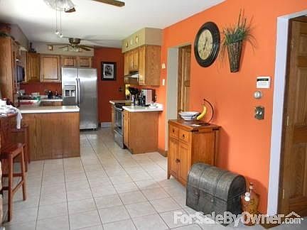 SPACIOUS KITCHEN
