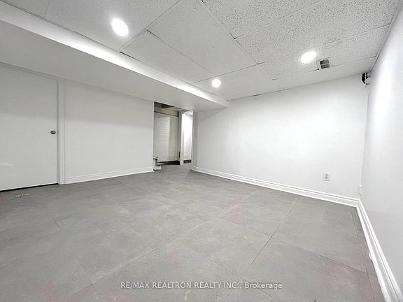 4th image of 210 Shaw St #Basement