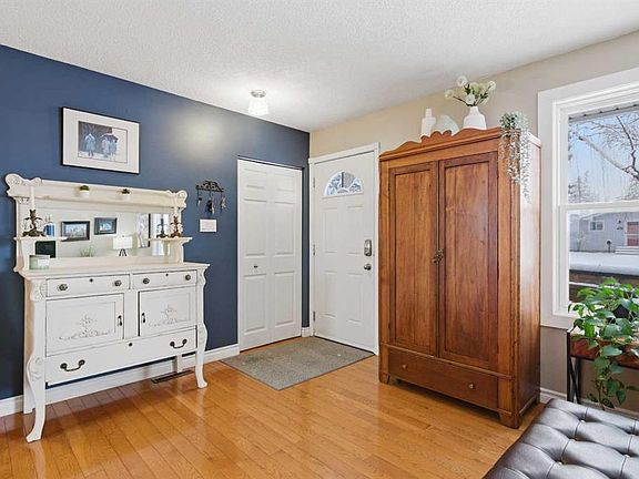 4th image of 527 N Athlone Rd SE