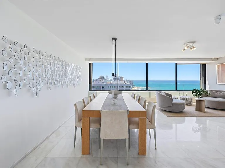 1 Taft St #Penthouse C — Photo 4