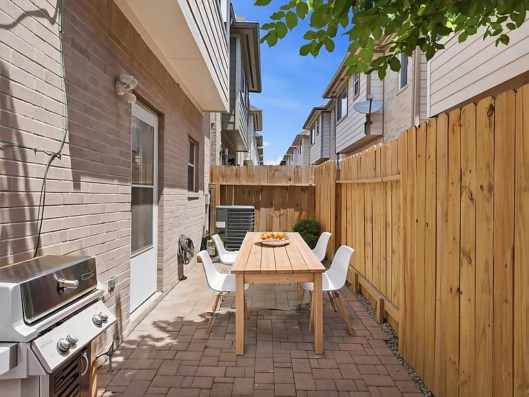 218 Plaza Del Sol Park — Photo 27
