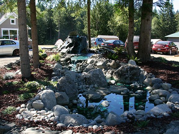 Water Feature-Center Drive